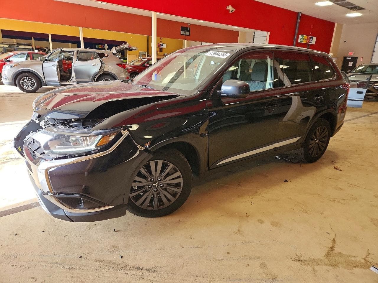 MITSUBISHI OUTLANDER