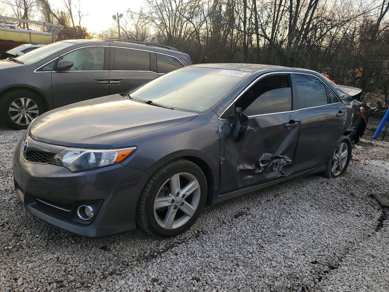 TOYOTA CAMRY