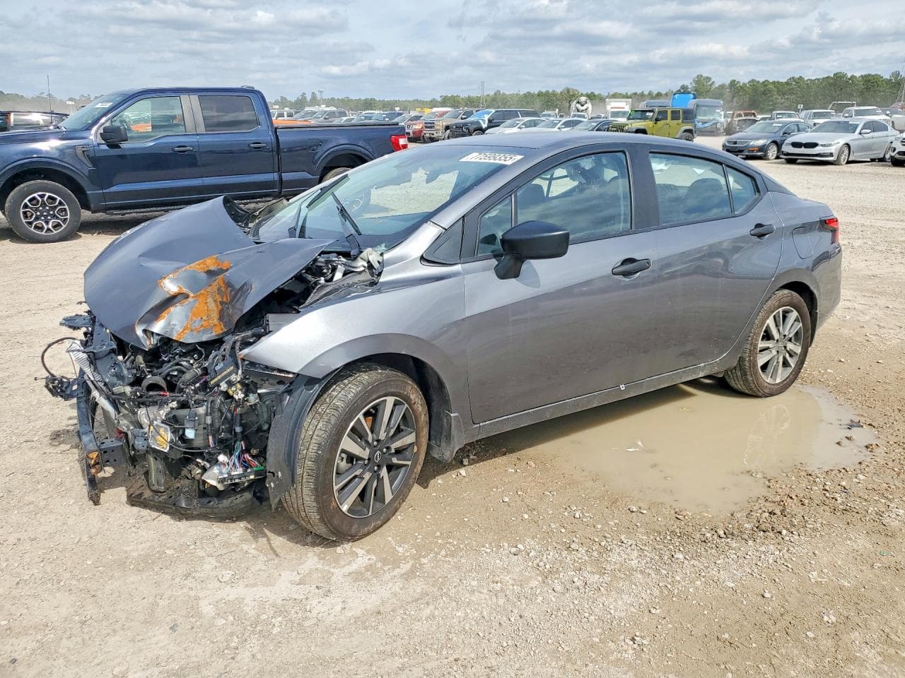 NISSAN VERSA