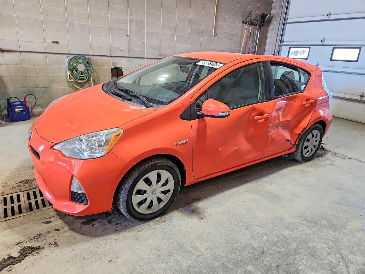 TOYOTA PRIUS C