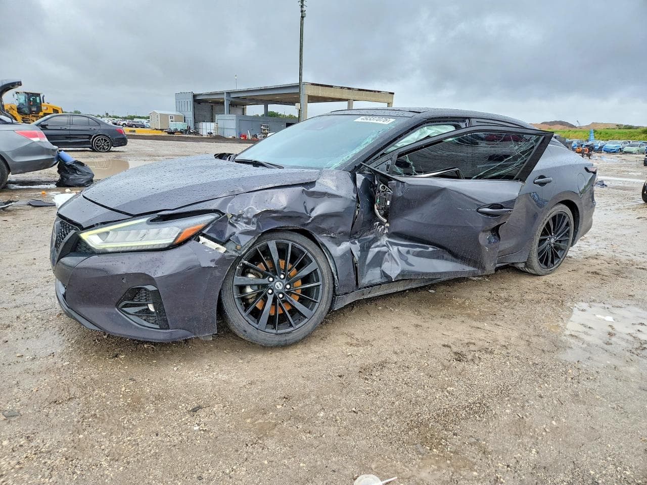 NISSAN MAXIMA