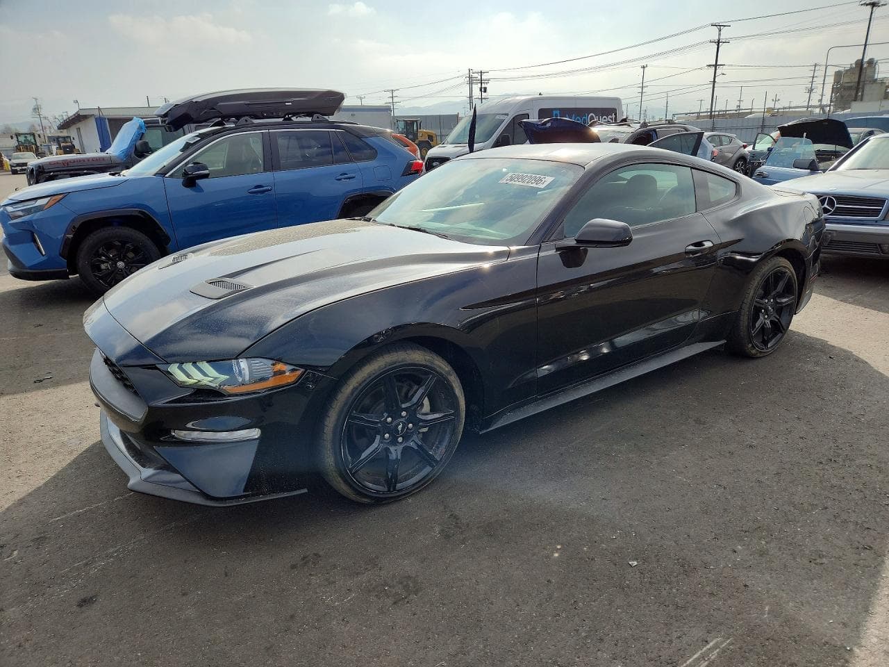 FORD MUSTANG
