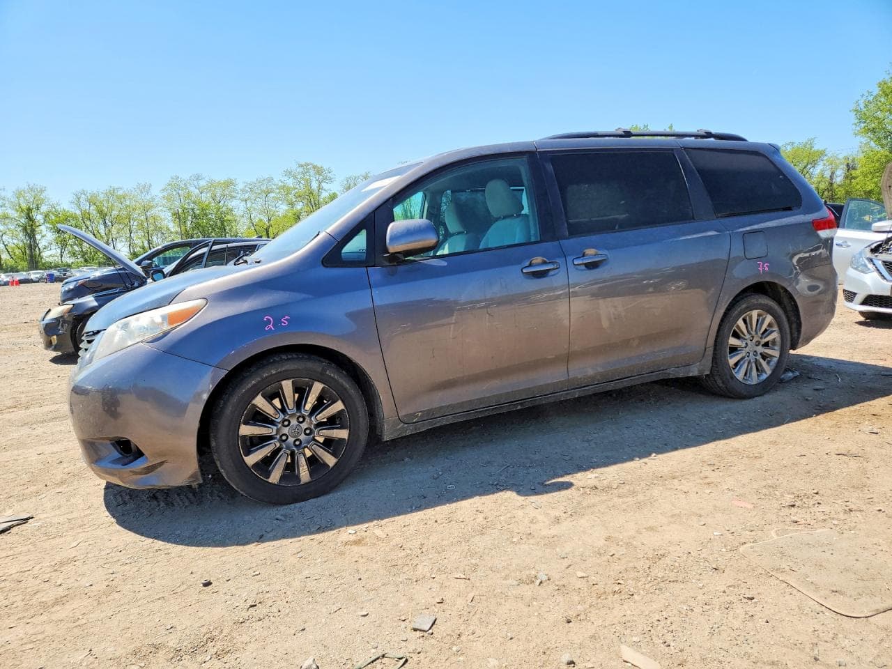 TOYOTA SIENNA