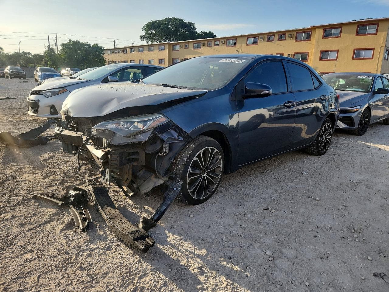 TOYOTA COROLLA