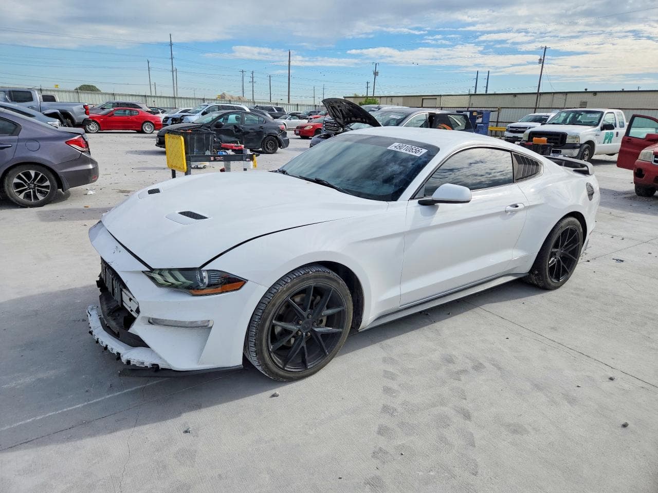 FORD MUSTANG