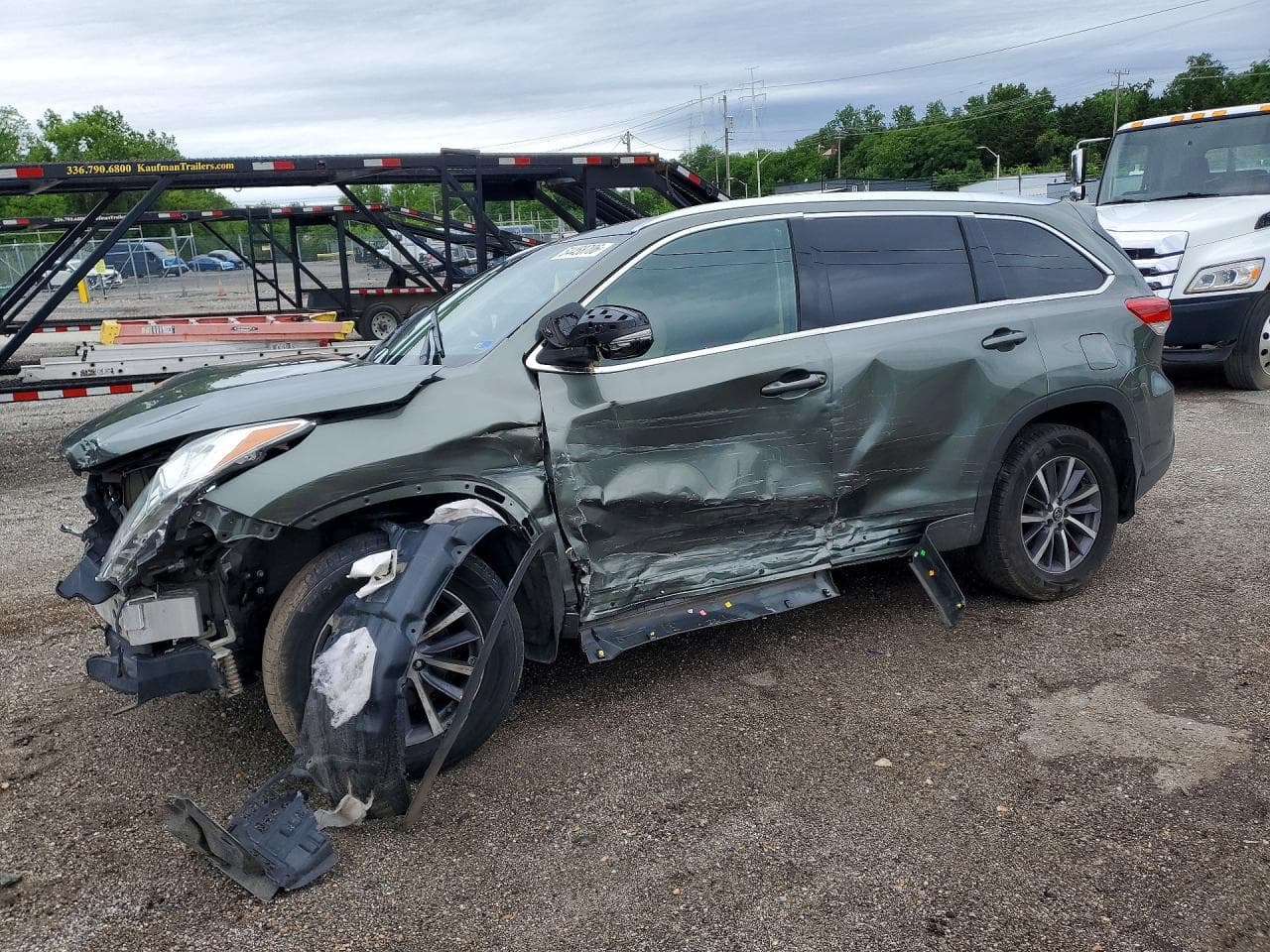 TOYOTA HIGHLANDER