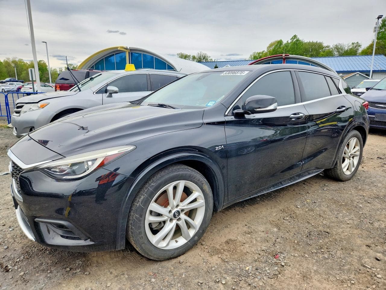 2018 INFINITI QX30 LUXUR