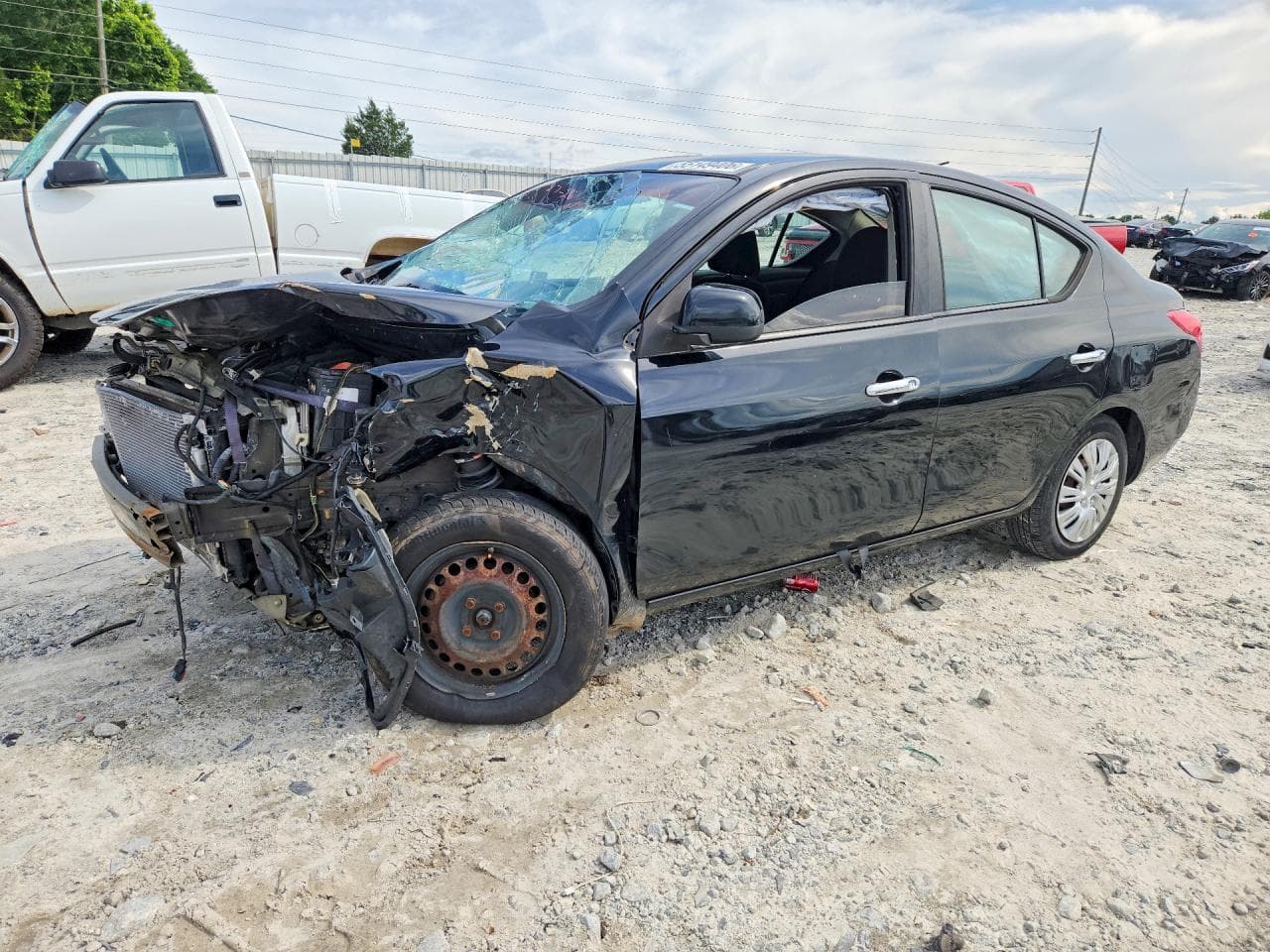 NISSAN VERSA