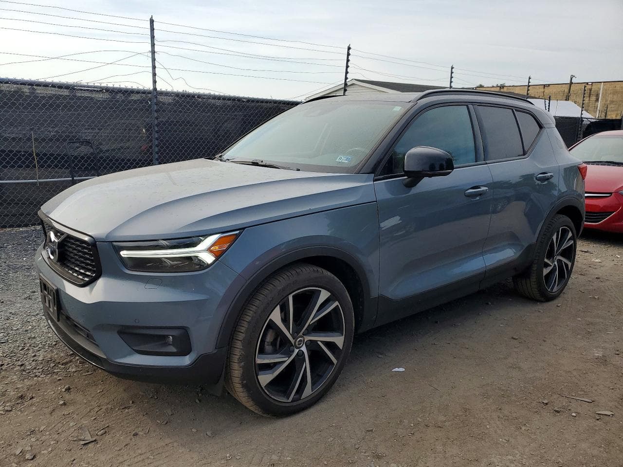 VOLVO XC40