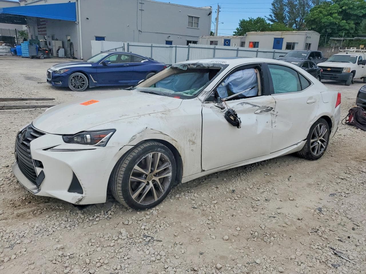 LEXUS IS