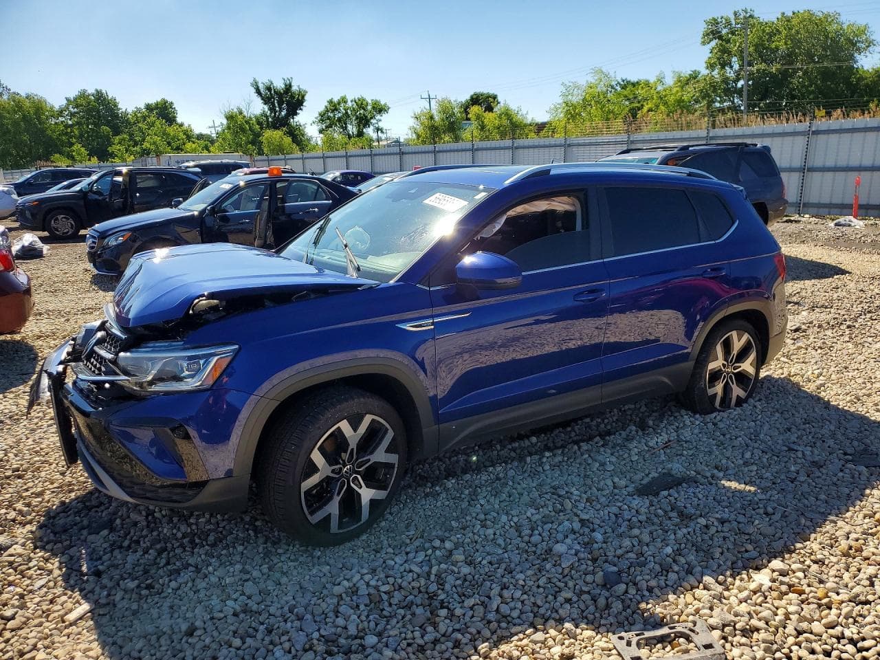 VOLKSWAGEN TAOS