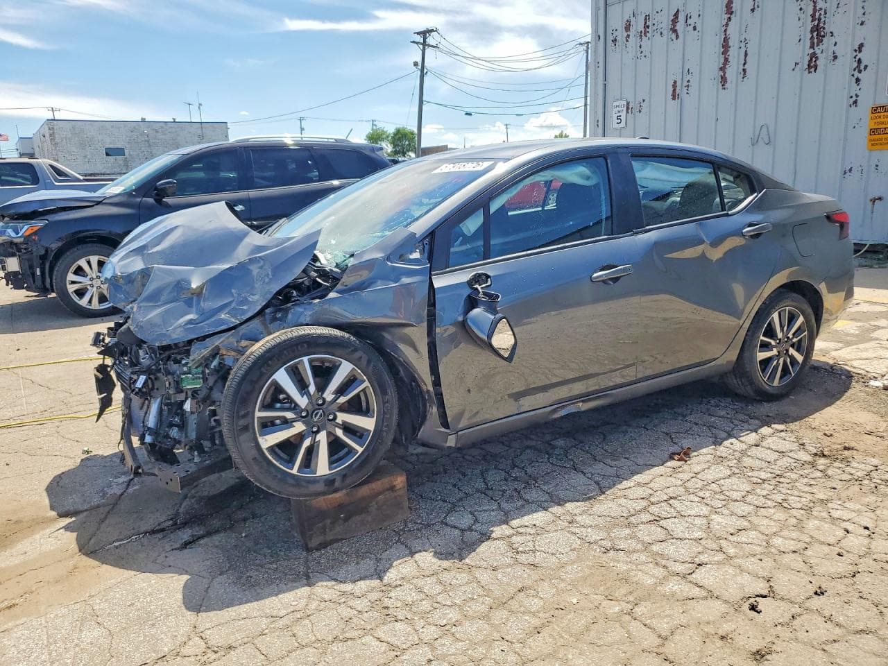 NISSAN VERSA