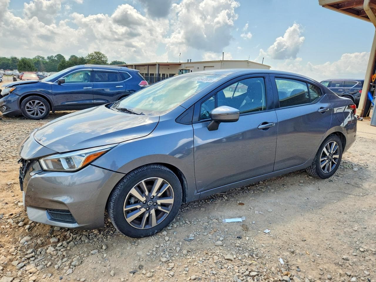 NISSAN VERSA