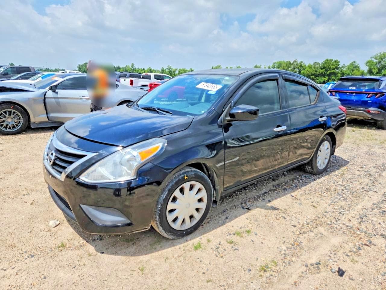 NISSAN VERSA