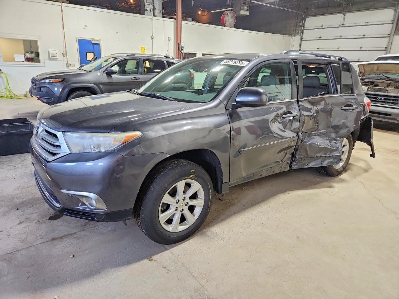 TOYOTA HIGHLANDER