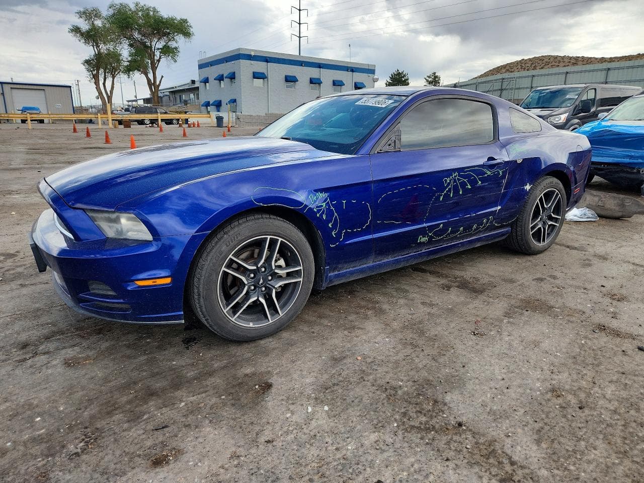 FORD MUSTANG