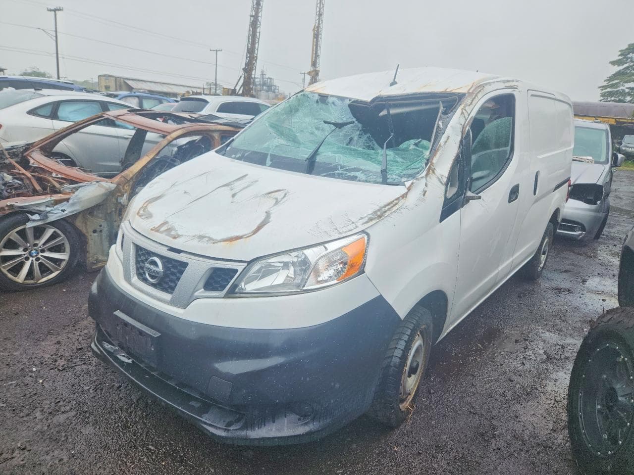 NISSAN NV