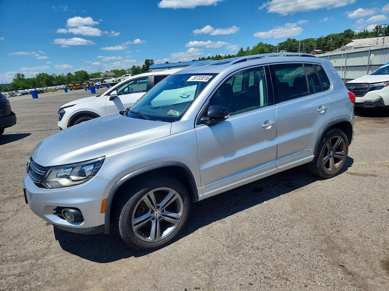 VOLKSWAGEN TIGUAN