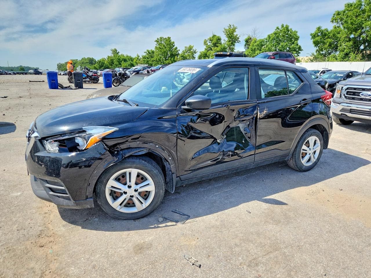 NISSAN KICKS