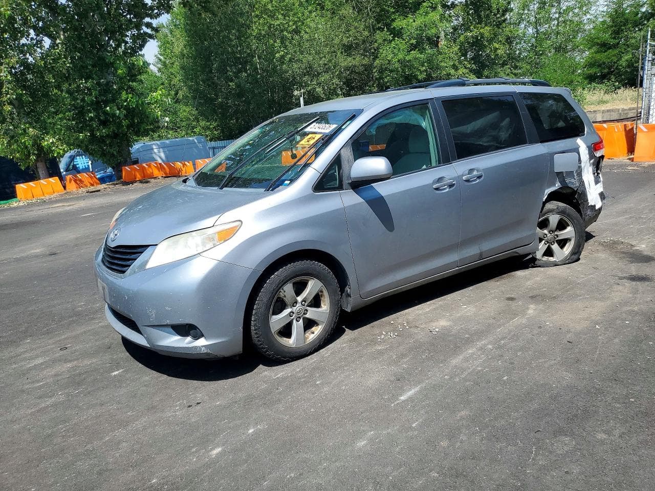 TOYOTA SIENNA