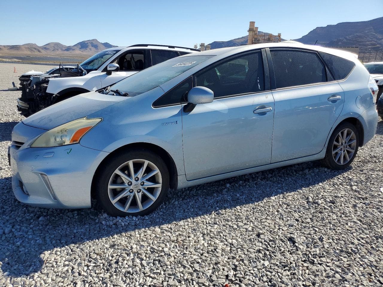 TOYOTA PRIUS V