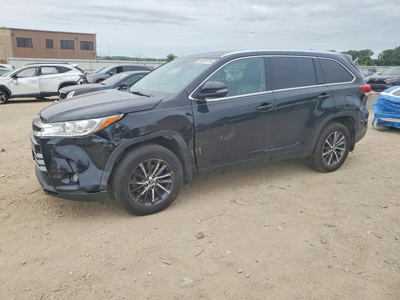 TOYOTA HIGHLANDER