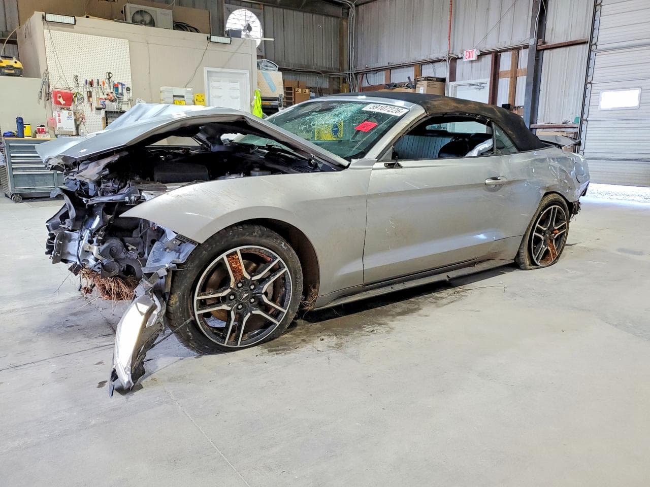 FORD MUSTANG