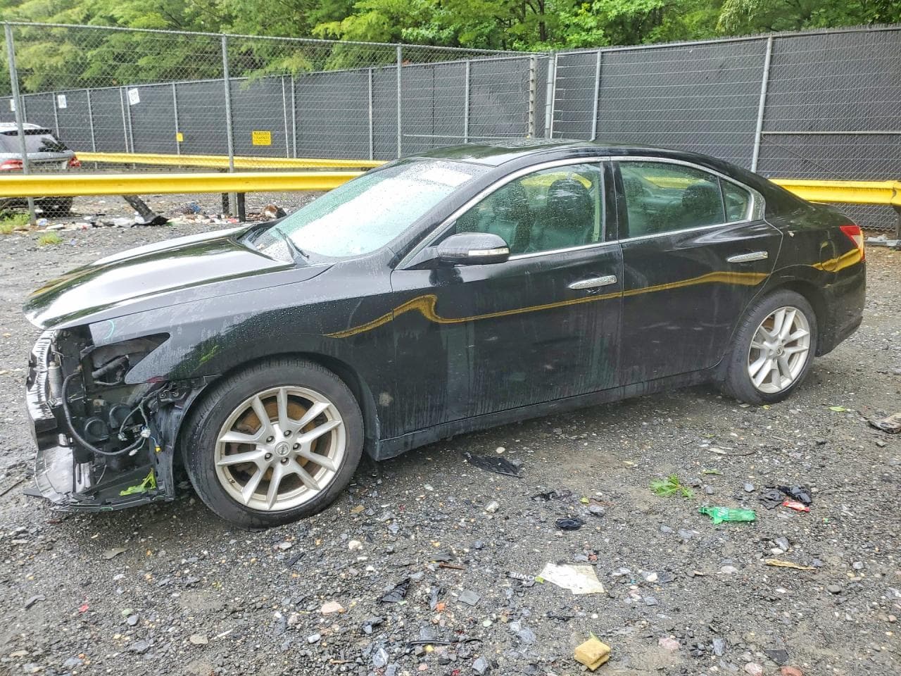 NISSAN MAXIMA