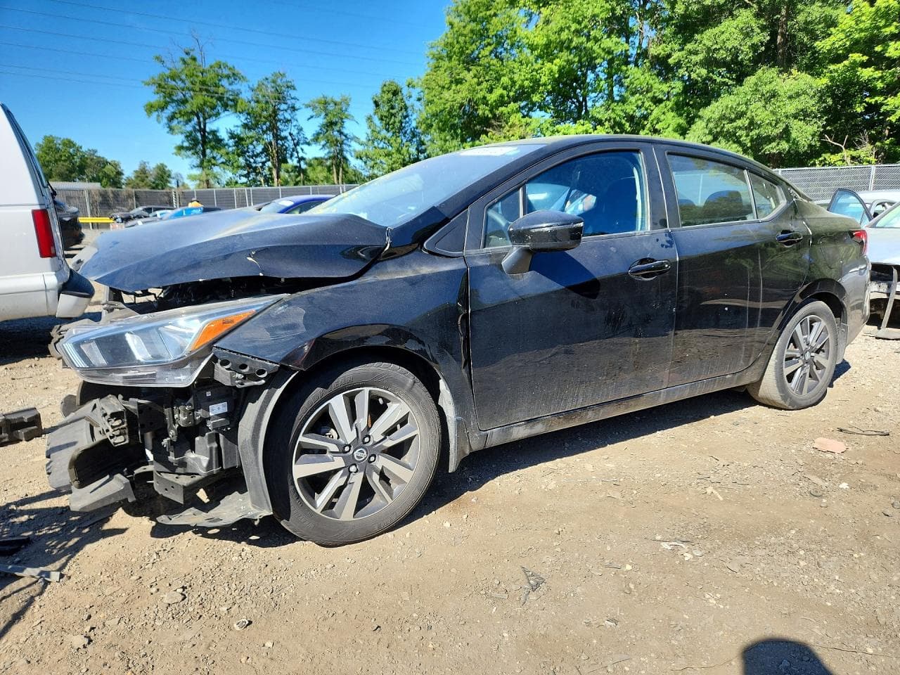 NISSAN VERSA