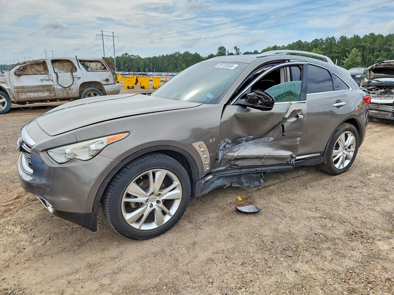 INFINITI QX70 BASE
