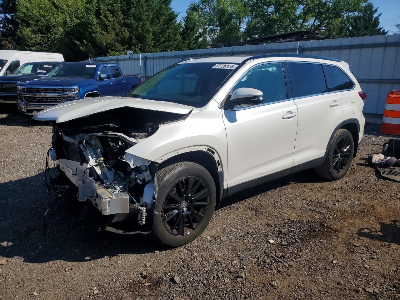 TOYOTA HIGHLANDER