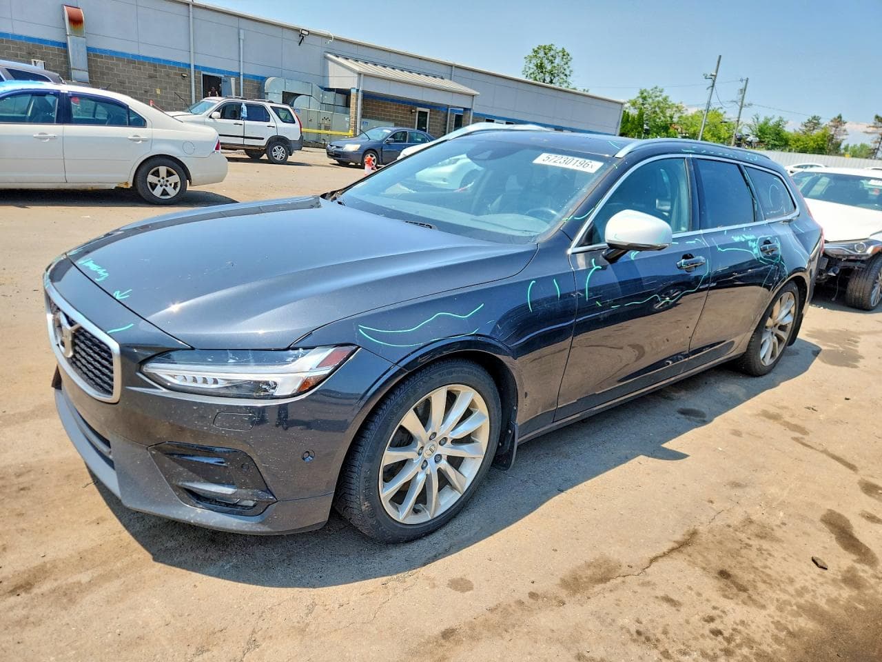 2018 VOLVO V90