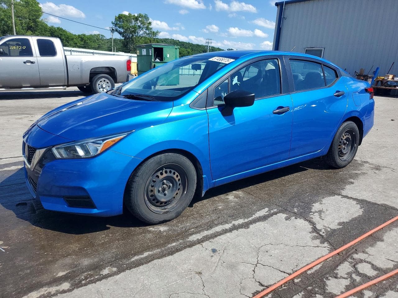 NISSAN VERSA