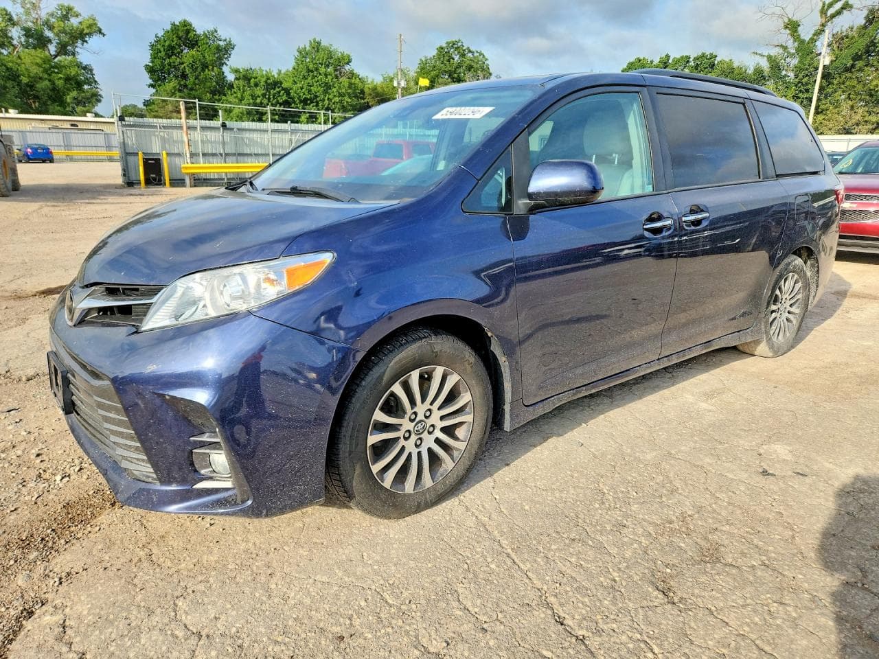 TOYOTA SIENNA