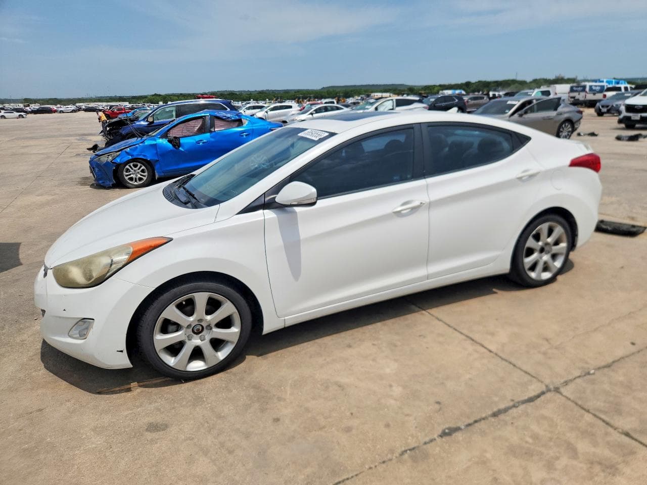 HYUNDAI ELANTRA