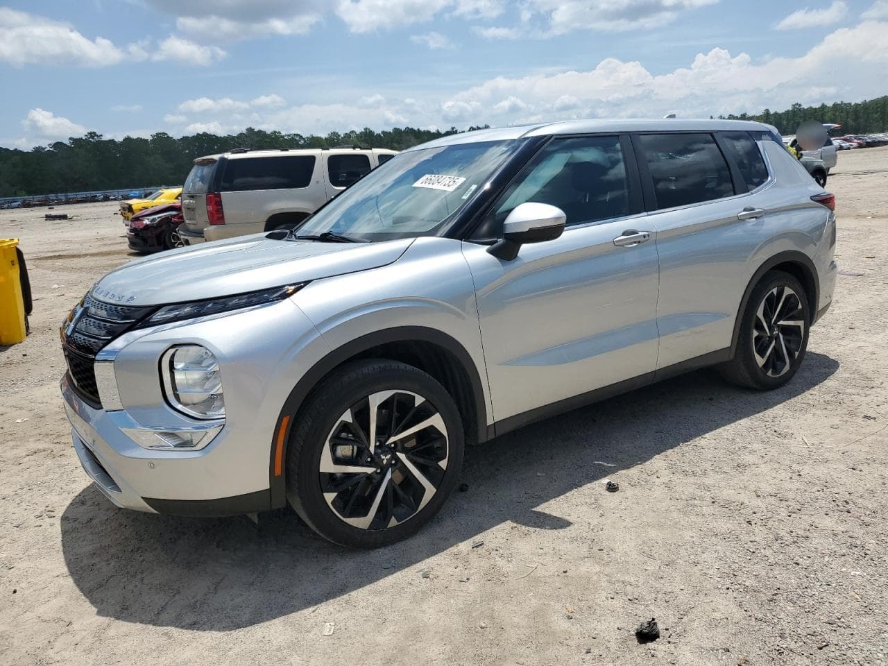 MITSUBISHI OUTLANDER SE