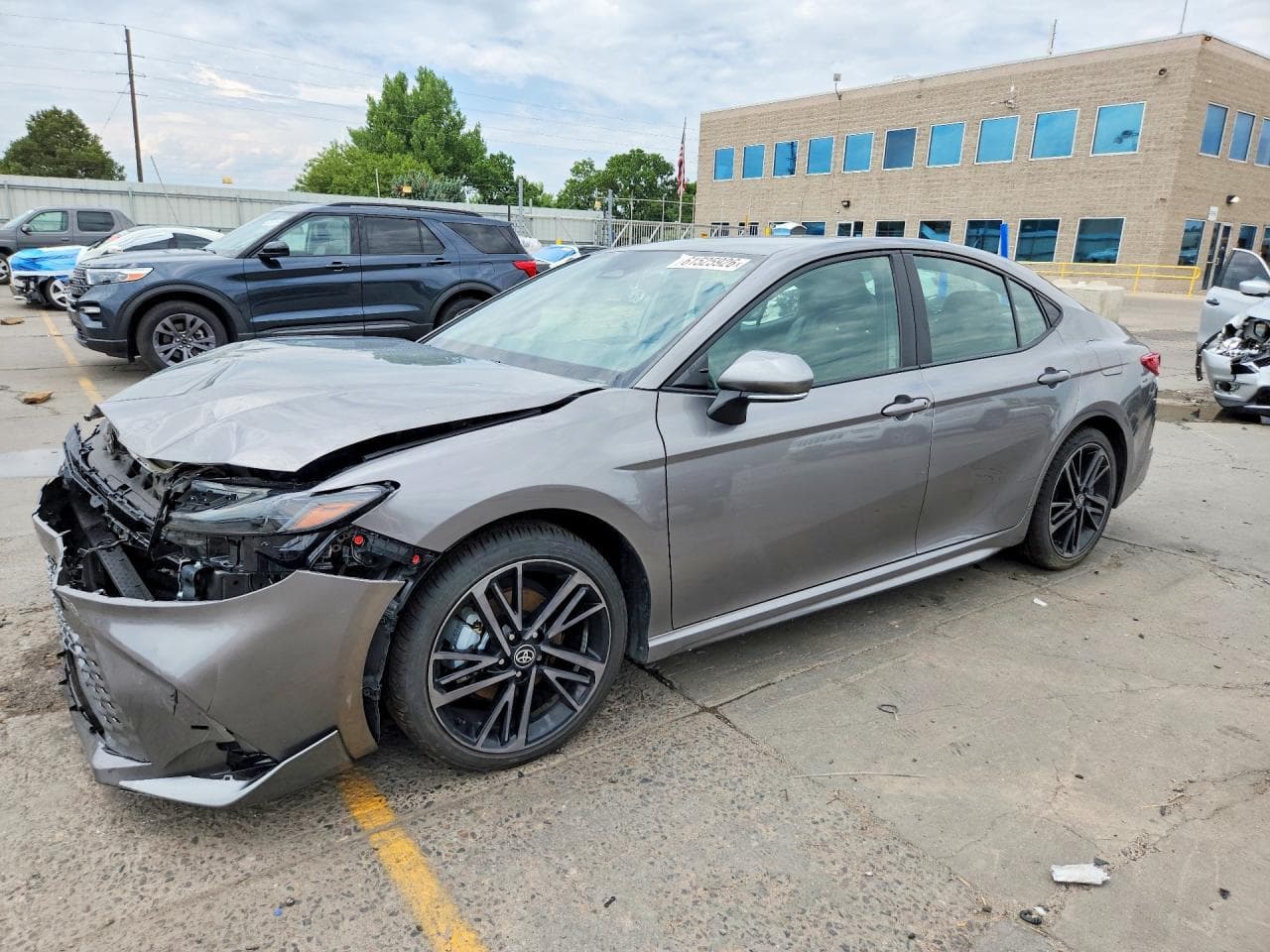 TOYOTA CAMRY