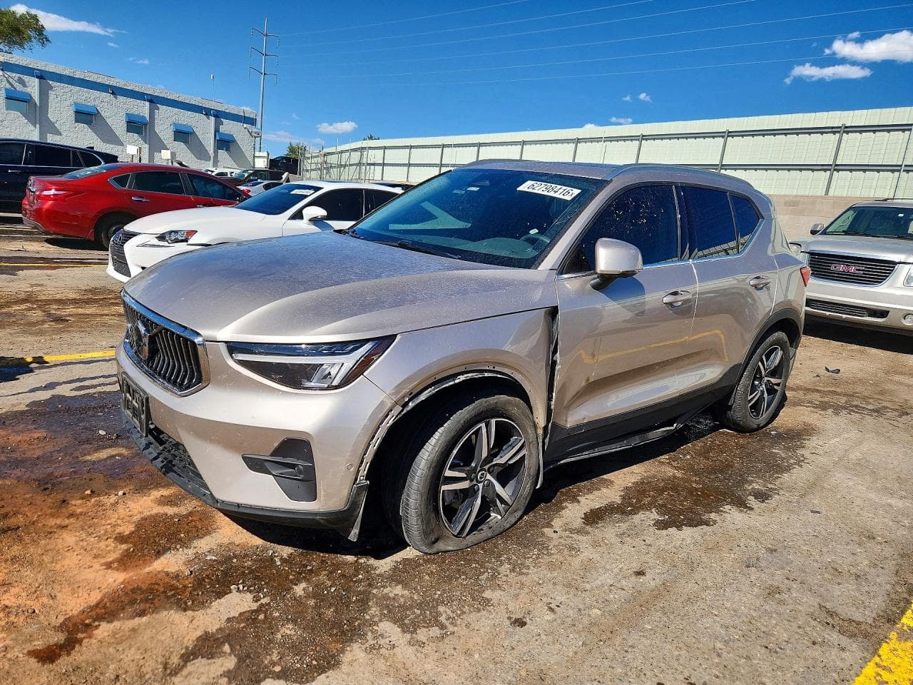 VOLVO XC40