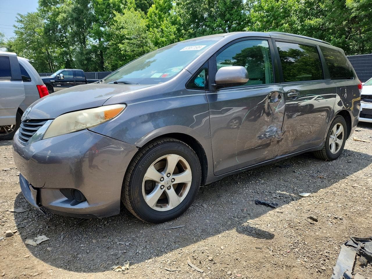 TOYOTA SIENNA