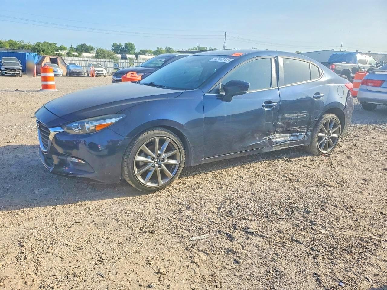 MAZDA 3