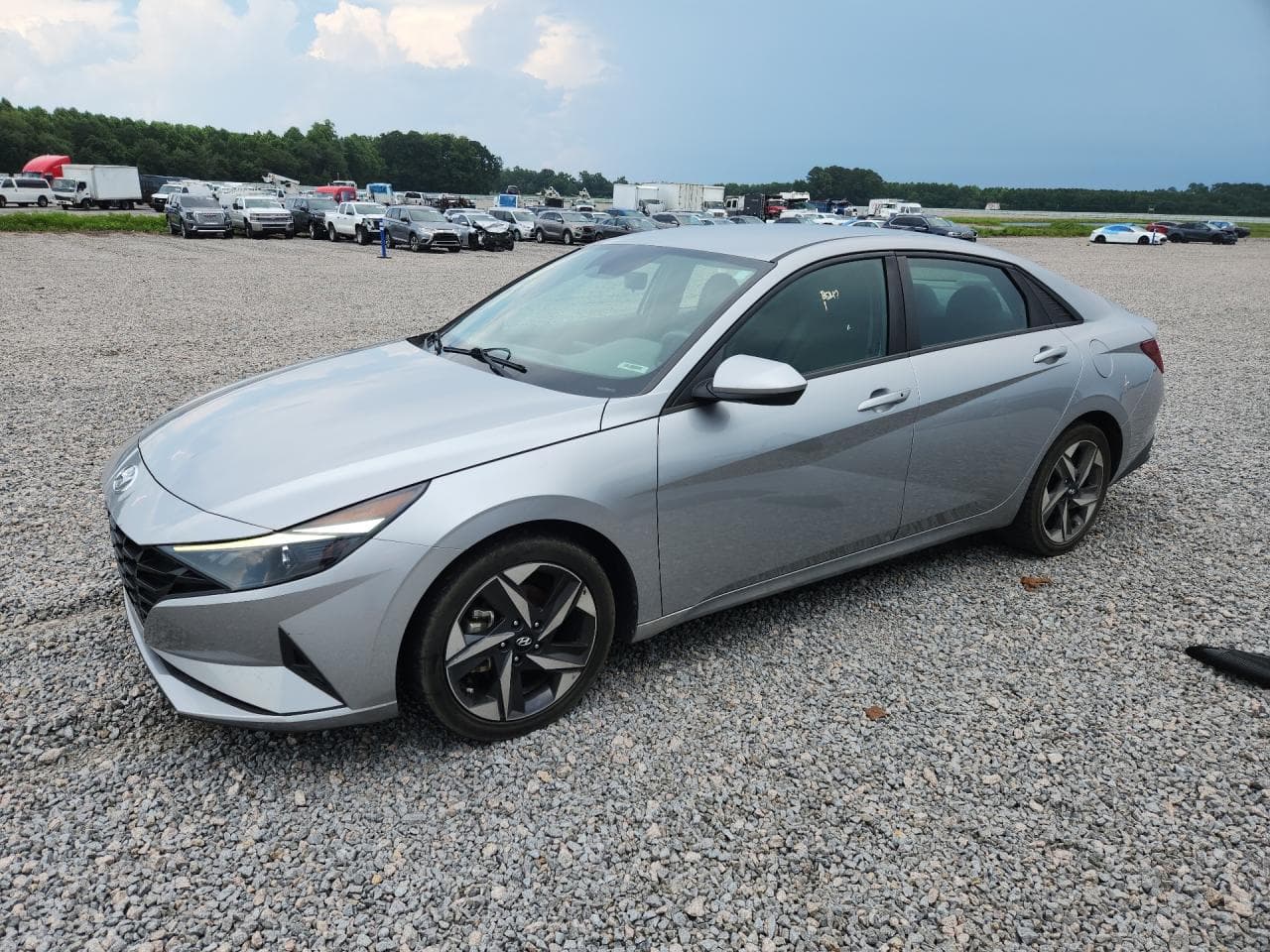 HYUNDAI ELANTRA