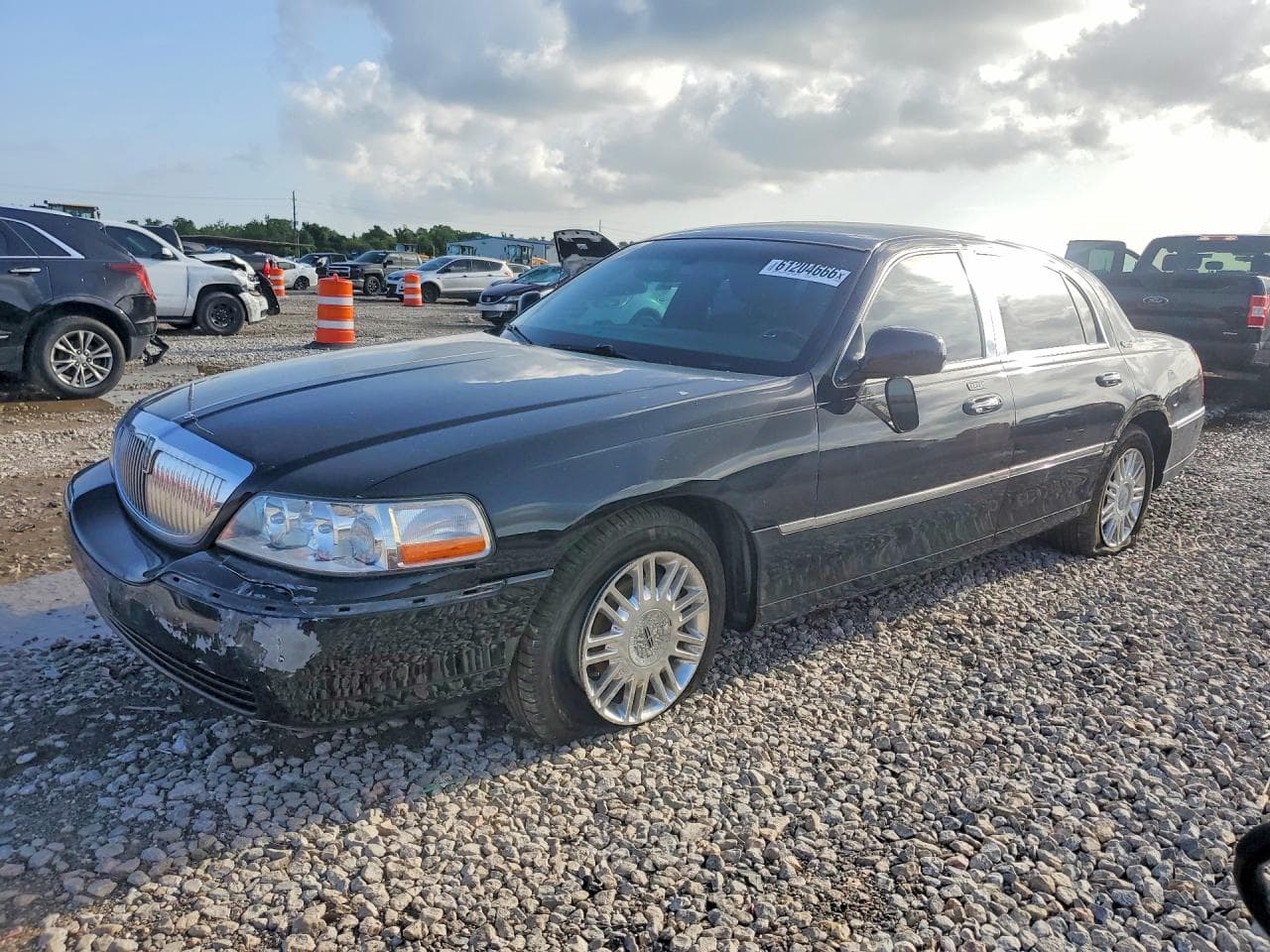 2011 LINCOLN TOWNCAR