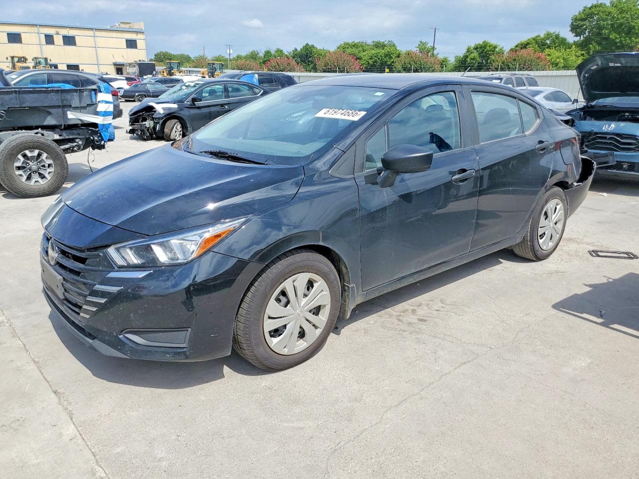 NISSAN VERSA