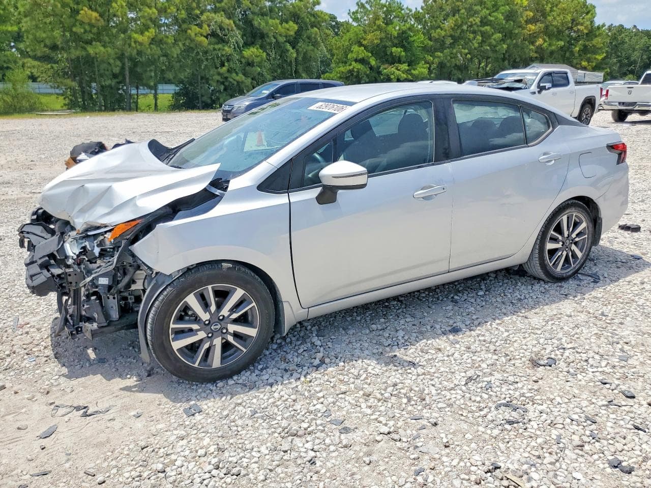 NISSAN VERSA