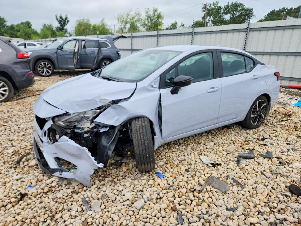 NISSAN VERSA