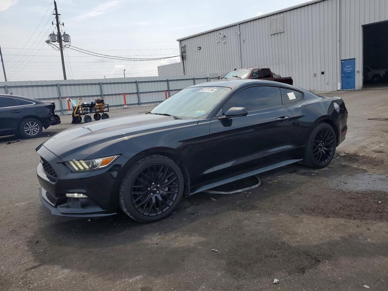 FORD MUSTANG