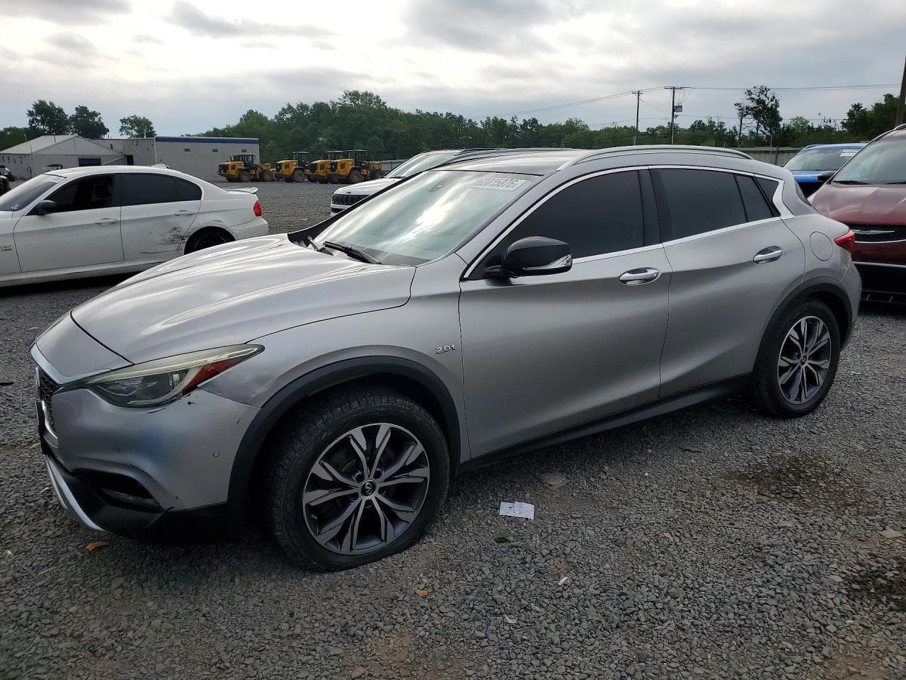 2017 INFINITI QX30 PREMI