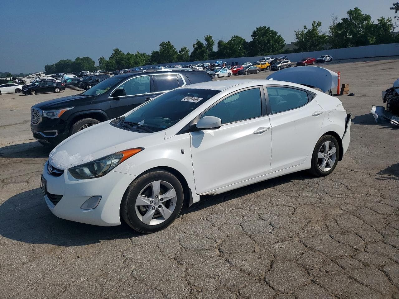 HYUNDAI ELANTRA