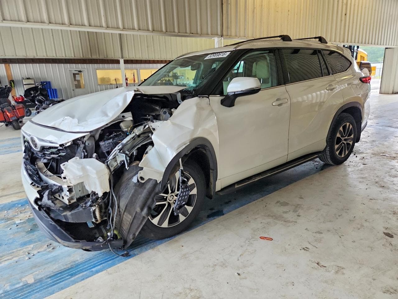 TOYOTA HIGHLANDER