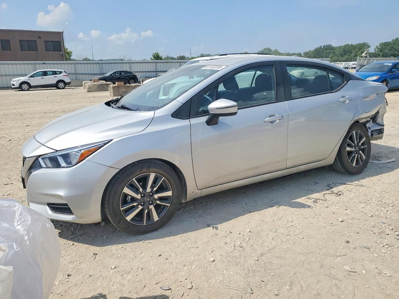 NISSAN VERSA